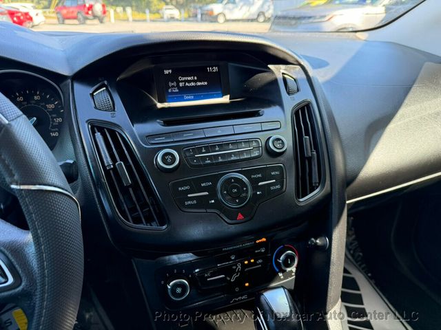 2016 Ford Focus 4dr Sedan SE - 22937786 - 17
