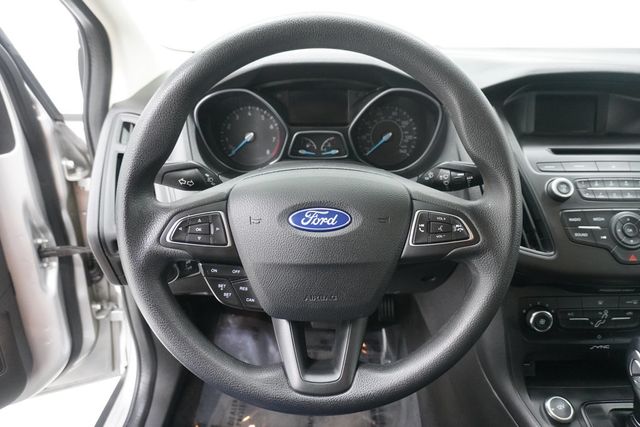 2016 Ford Focus 4dr Sedan SE - 23023633 - 12