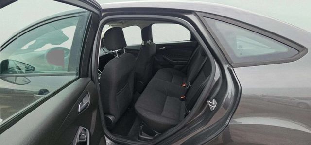 2016 Ford Focus 4dr Sedan SE - 22983750 - 6