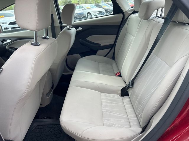 2016 Ford Focus 4dr Sedan SE - 23007310 - 6