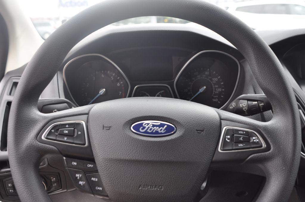 2016 Ford Focus 4dr Sedan SE - 20815279 - 13