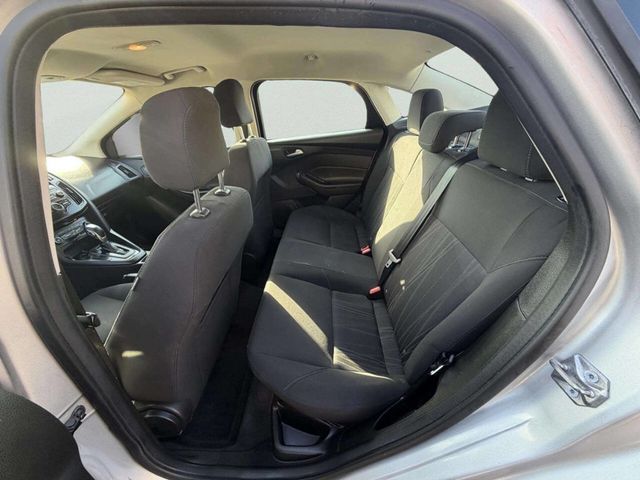 2016 Ford Focus 4dr Sedan SE - 22983765 - 18