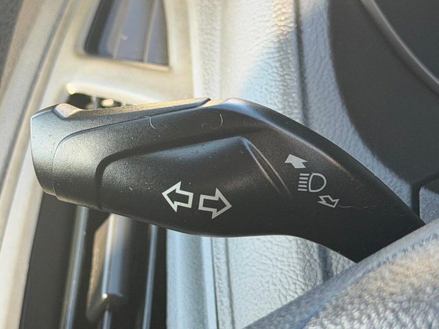 2016 Ford Focus 4dr Sedan SE - 22983765 - 32