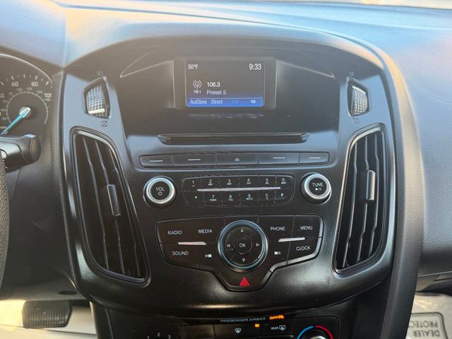 2016 Ford Focus 4dr Sedan SE - 22983765 - 35