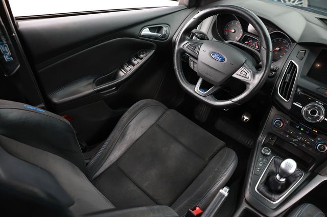 2016 Ford Focus 5dr Hatchback RS - 23057530 - 23