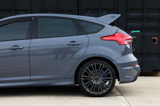2016 Ford Focus 5dr Hatchback RS - 23057530 - 28