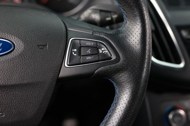 2016 Ford Focus 5dr Hatchback RS - 23057530 - 30
