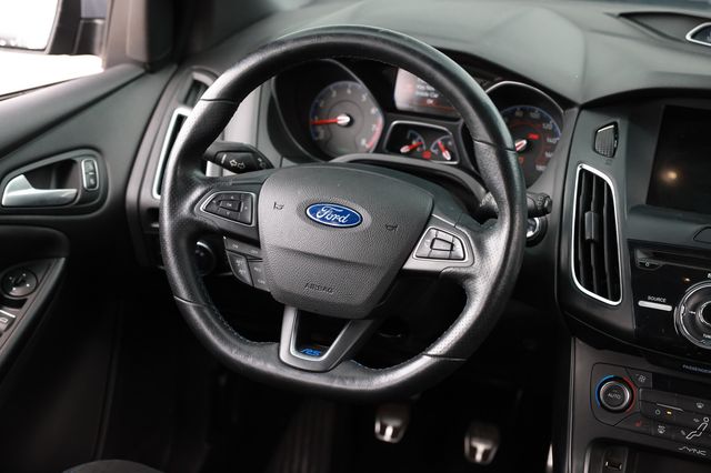 2016 Ford Focus 5dr Hatchback RS - 23057530 - 31