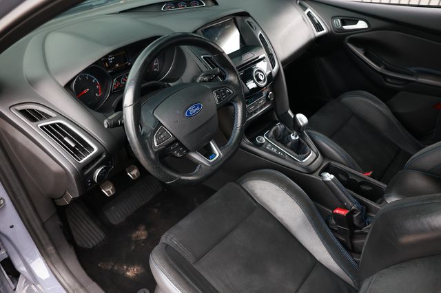 2016 Ford Focus 5dr Hatchback RS - 23057530 - 5