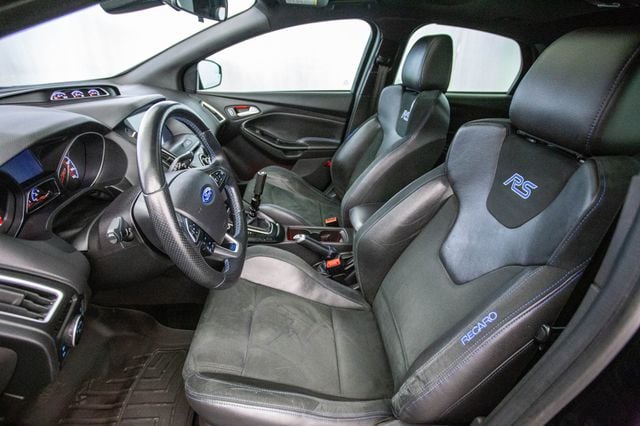 2016 Ford Focus 5dr Hatchback RS - 22978277 - 17