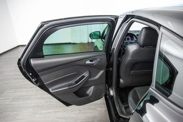 2016 Ford Focus 5dr Hatchback RS - 22978277 - 21