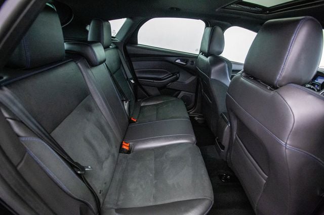 2016 Ford Focus 5dr Hatchback RS - 22978277 - 25