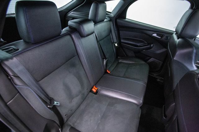 2016 Ford Focus 5dr Hatchback RS - 22978277 - 26