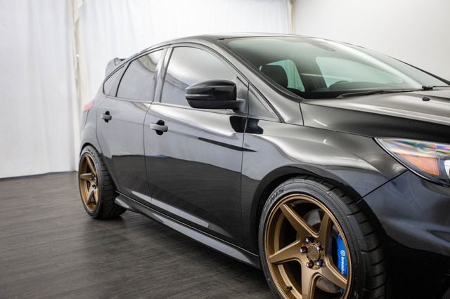 2016 Ford Focus 5dr Hatchback RS - 22978277 - 33