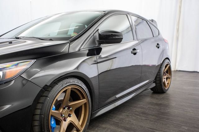 2016 Ford Focus 5dr Hatchback RS - 22978277 - 34