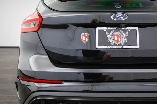 2016 Ford Focus 5dr Hatchback RS - 22978277 - 37