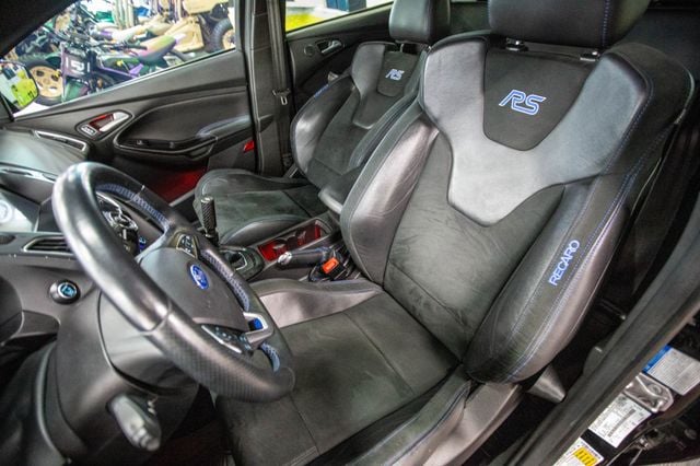 2016 Ford Focus 5dr Hatchback RS - 22978277 - 3