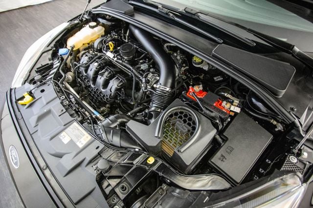 2016 Ford Focus 5dr Hatchback RS - 22978277 - 45