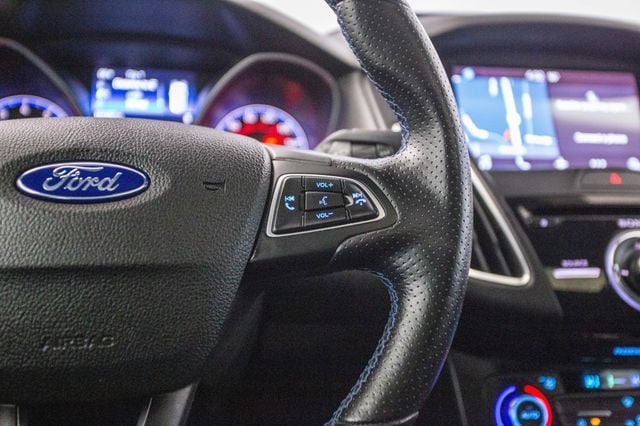 2016 Ford Focus 5dr Hatchback RS - 22978277 - 48