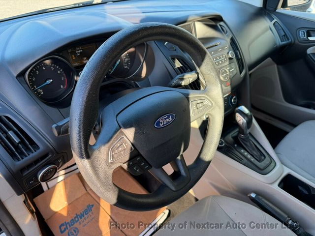 2016 Ford Focus 5dr Hatchback SE - 22976553 - 11