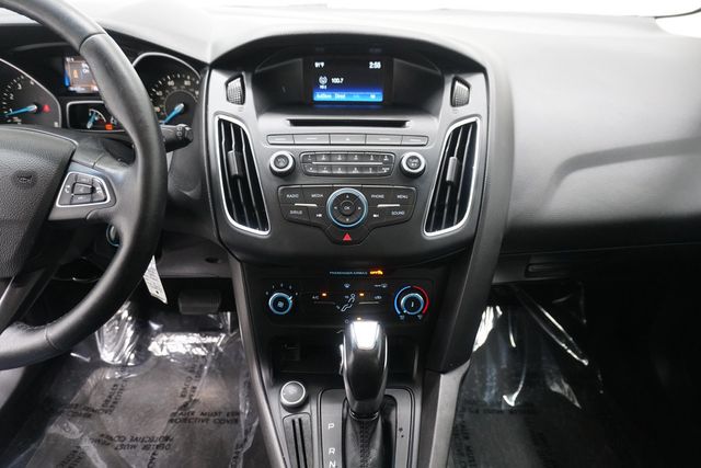 2016 Ford Focus 5dr Hatchback SE - 23037901 - 15