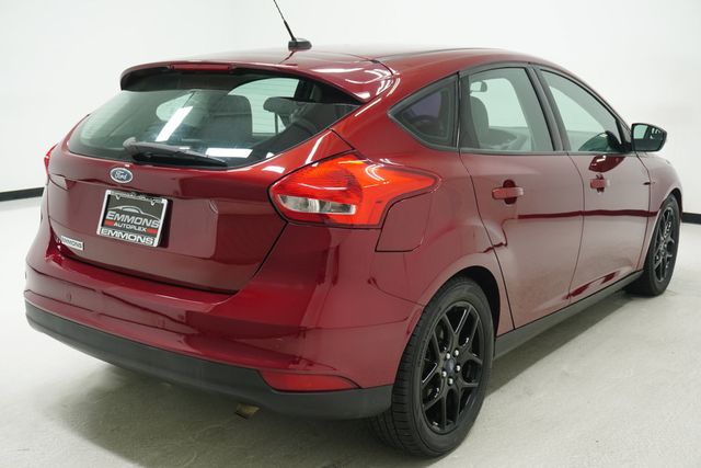 2016 Ford Focus 5dr Hatchback SE - 23037901 - 3