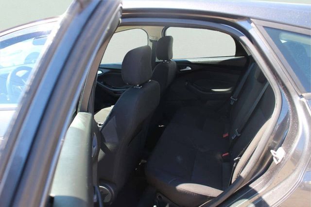 2016 Ford Focus 5dr Hatchback SE - 23010674 - 5