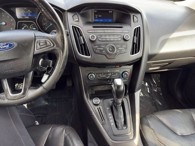 2016 Ford Focus 5dr Hatchback SE - 23054713 - 11
