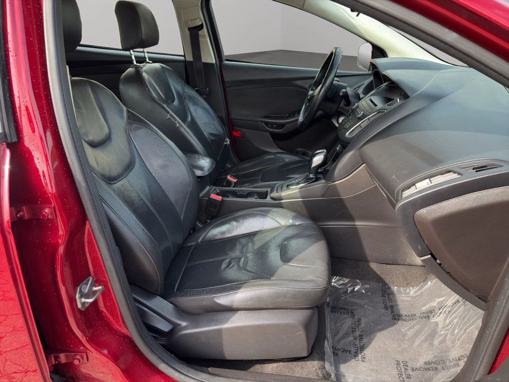 2016 Ford Focus 5dr Hatchback SE - 23054713 - 19
