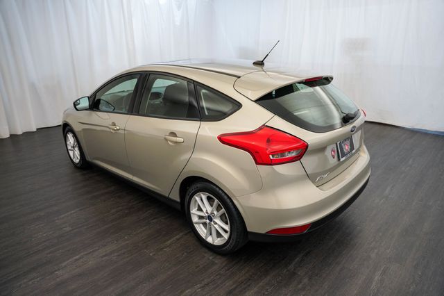 2016 Ford Focus 5dr Hatchback SE - 23059092 - 10