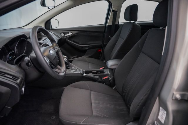 2016 Ford Focus 5dr Hatchback SE - 23059092 - 17