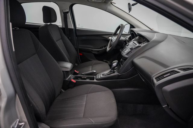 2016 Ford Focus 5dr Hatchback SE - 23059092 - 19