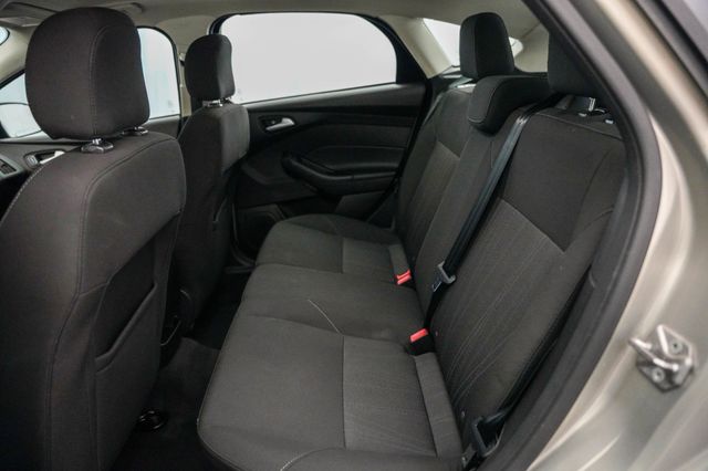 2016 Ford Focus 5dr Hatchback SE - 23059092 - 23
