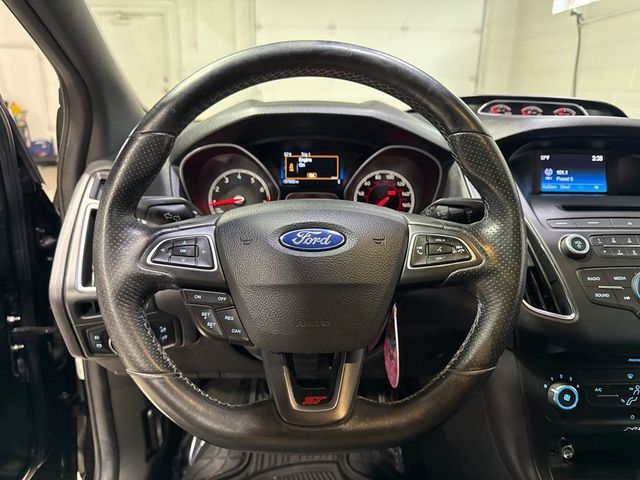 2016 Ford Focus 5dr Hatchback ST - 23004352 - 13
