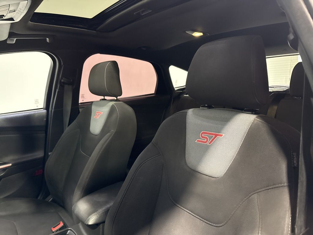 2016 Ford Focus 5dr Hatchback ST - 23004352 - 29