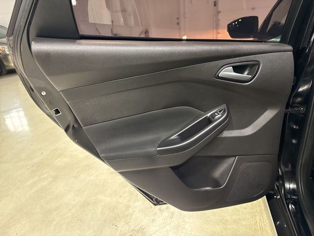 2016 Ford Focus 5dr Hatchback ST - 23004352 - 36