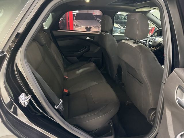 2016 Ford Focus 5dr Hatchback ST - 23004352 - 38