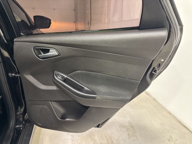 2016 Ford Focus 5dr Hatchback ST - 23004352 - 41