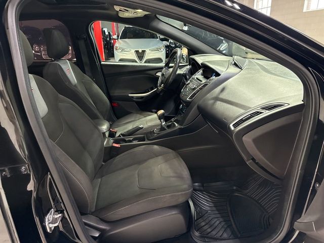 2016 Ford Focus 5dr Hatchback ST - 23004352 - 42