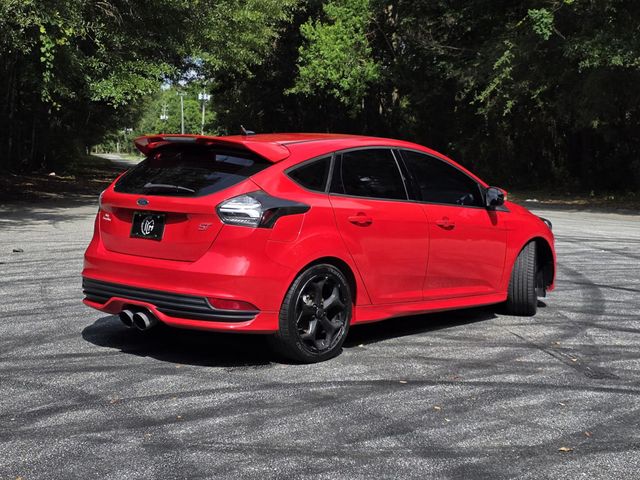 2016 Ford Focus 5 Door Hatch ST's photo