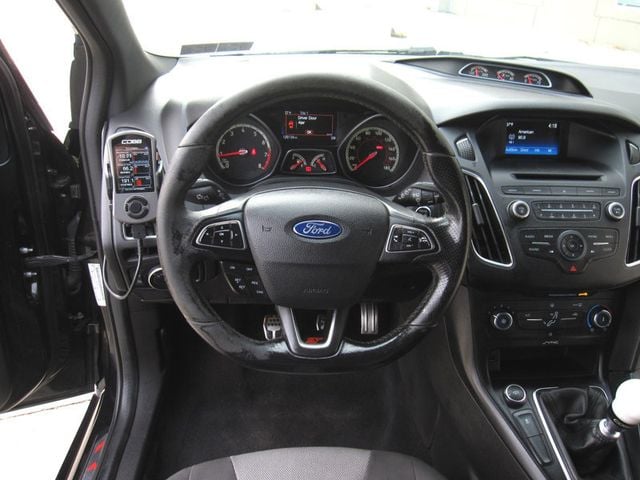 2016 Ford Focus 5dr Hatchback ST - 22780885 - 17