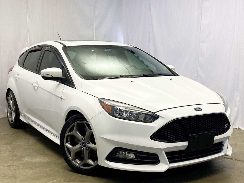 2016 Ford Focus ST photo 10