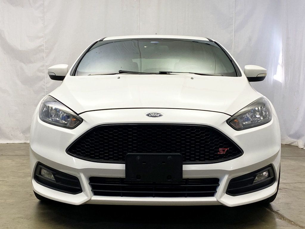 2016 Ford Focus ST photo 11