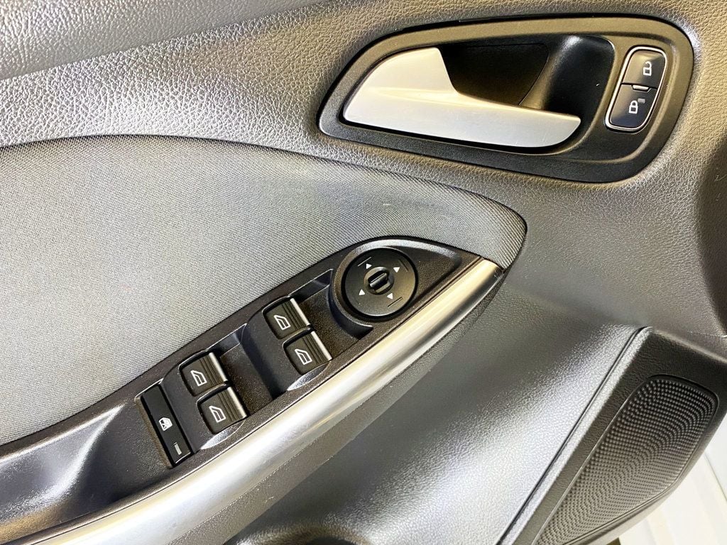 2016 Ford Focus ST photo 15