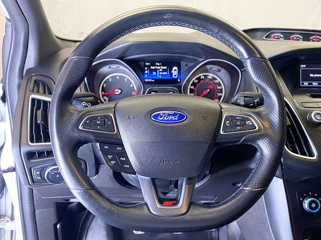 2016 Ford Focus ST photo 20