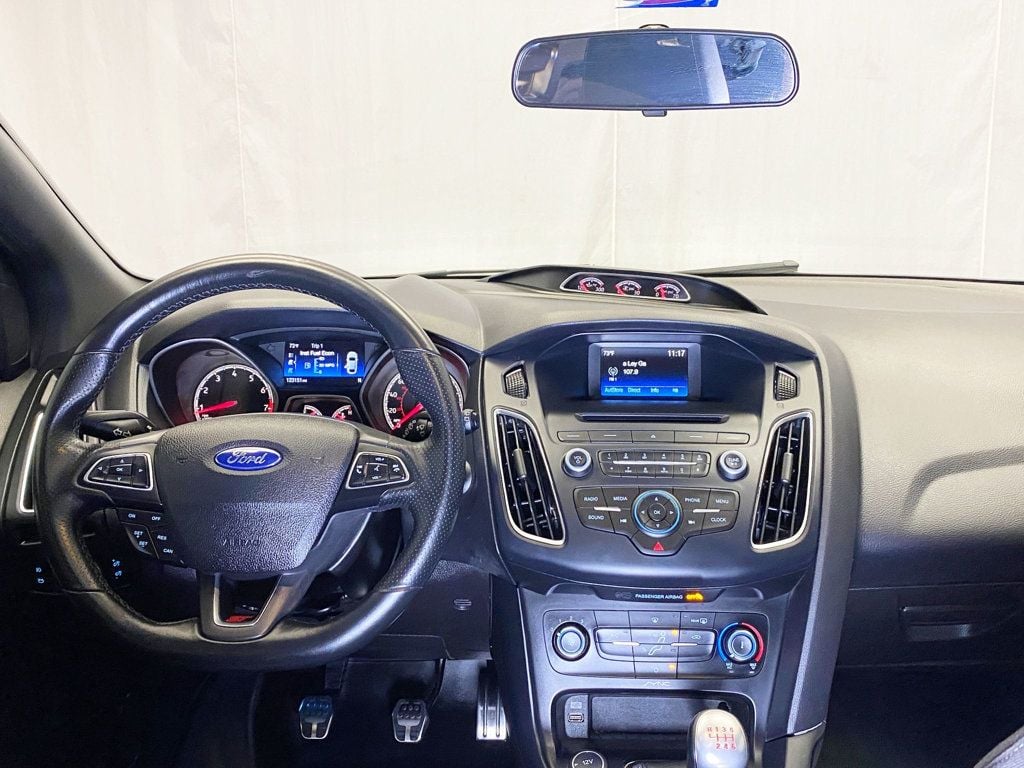2016 Ford Focus ST photo 38