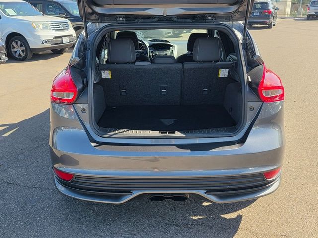 2016 Ford Focus 5dr Hatchback ST - 22940360 - 11