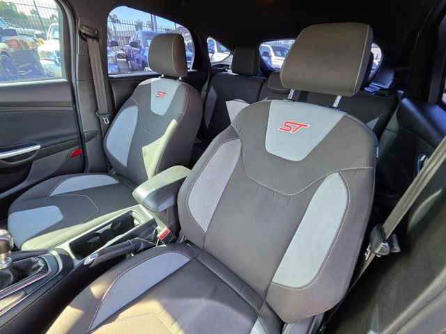 2016 Ford Focus 5dr Hatchback ST - 22940360 - 14