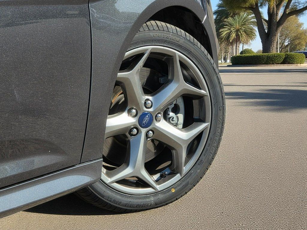 2016 Ford Focus 5dr Hatchback ST - 22940360 - 6