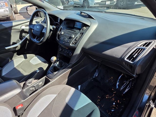 2016 Ford Focus 5dr Hatchback ST - 22940360 - 7